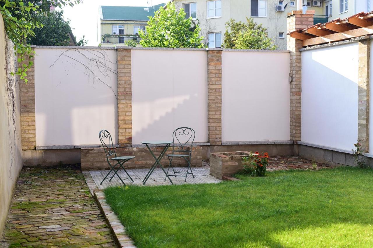 Art Gallery Apartment Nove Zamky Exterior photo